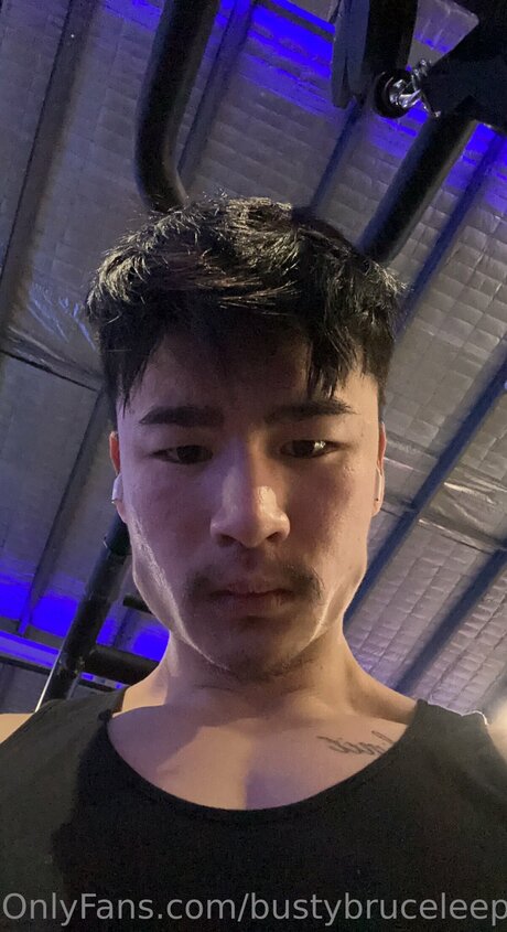 Photo nue de fuite OnlyFans de Bustybruceleepreviews