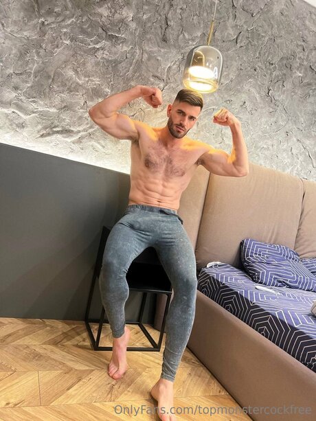 Photo nue de fuite OnlyFans de Topmonstercockfree