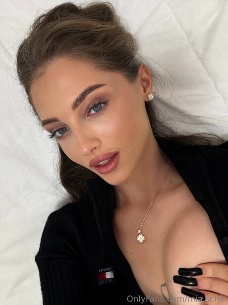 Photo nue de fuite OnlyFans de Mia Schei