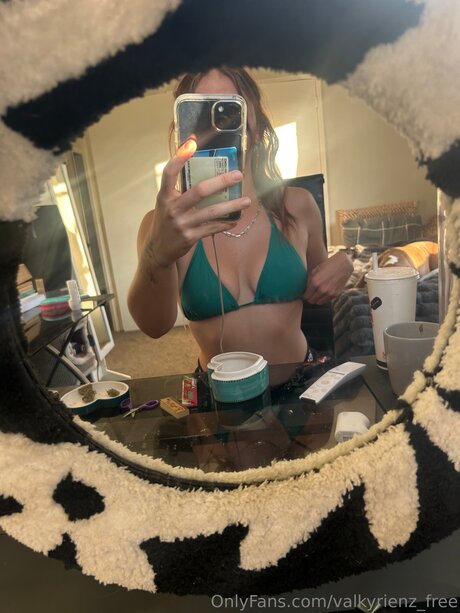 Photo nue de fuite OnlyFans de Valkyrienz Free