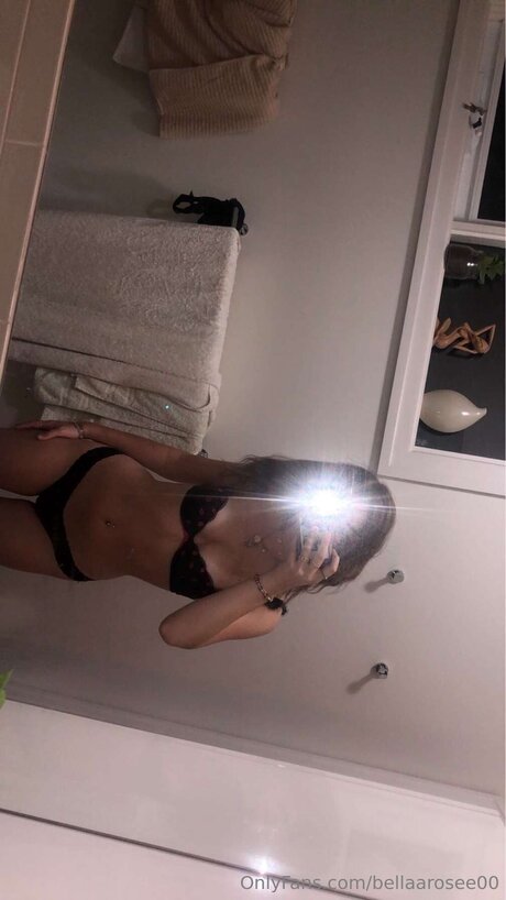 Photo nue de fuite OnlyFans de Ciaobellaaa0777