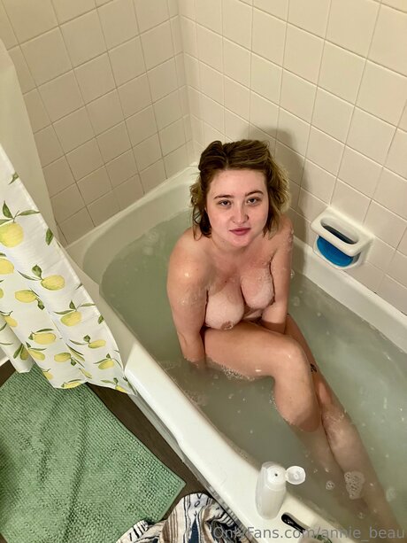 Photo nue de fuite OnlyFans de Annie Beau