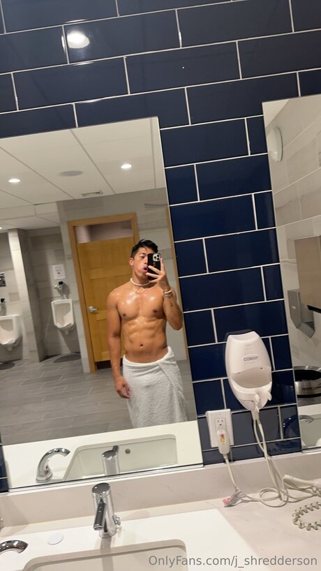 Photo nue de fuite OnlyFans de J Shredderson