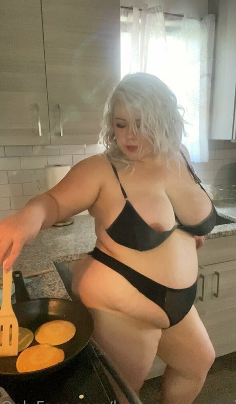 Photo nue de fuite OnlyFans de Laceysummersvip