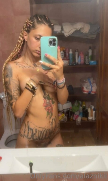 Photo nue de fuite OnlyFans de Alaznikii