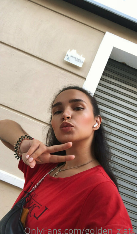 Photo nue de fuite OnlyFans de Goldenzlata