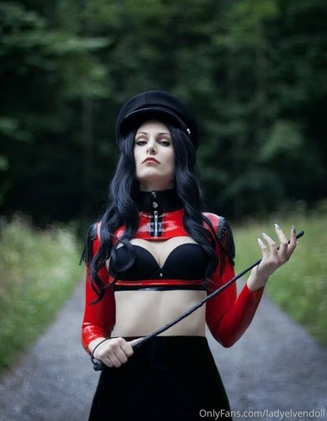Photo nue de fuite OnlyFans de Ladyelvendoll