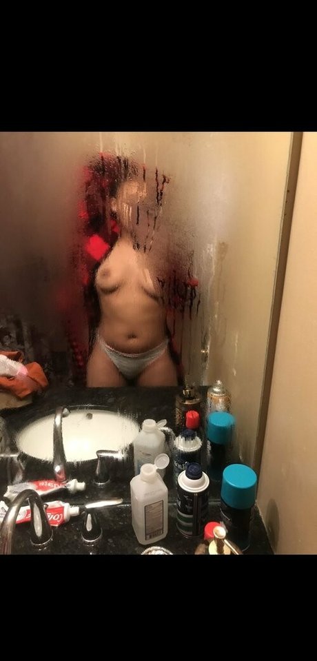 Photo nue de fuite OnlyFans de Bonniexclyde18