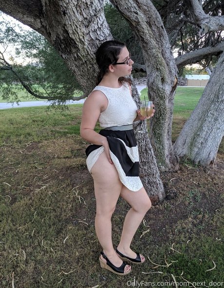 Momnextdoor