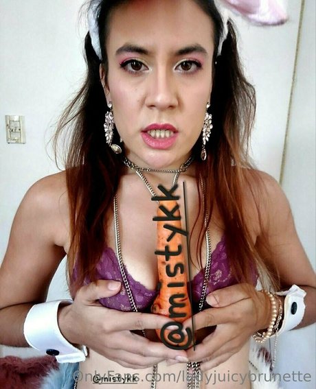 Ladyjuicybrunette