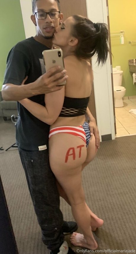 Photo nue de fuite OnlyFans de Officialmariajade