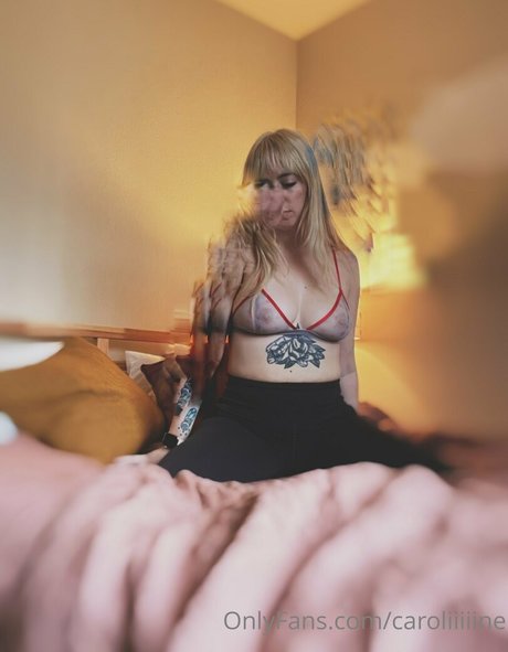 Photo nue de fuite OnlyFans de Caroliiiiine