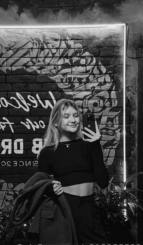 Photo nue de fuite OnlyFans de Pervokursnica