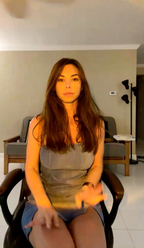 Photo nue de fuite OnlyFans de Katee Owen