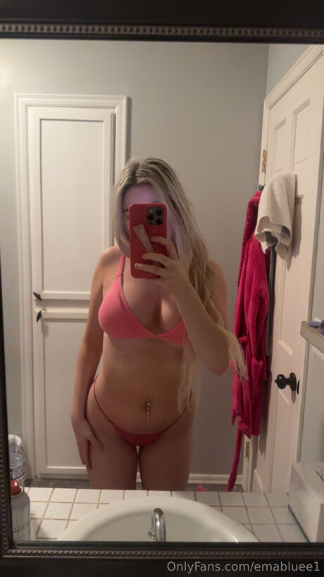 Photo nue de fuite OnlyFans de Emabluee1