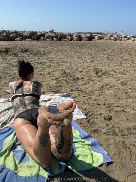 Photo nue de fuite OnlyFans de Sweetyfeetys 03