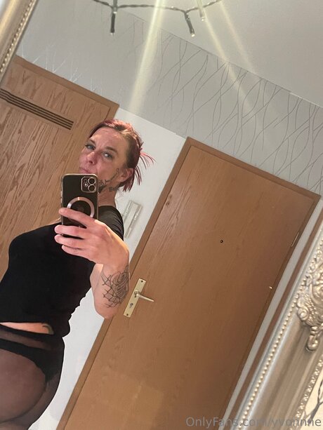 Photo nue de fuite OnlyFans de Yvonnne