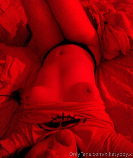 Photo nue de fuite OnlyFans de X Katybby X