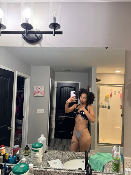 Photo nue de fuite OnlyFans de Luh Liyahh
