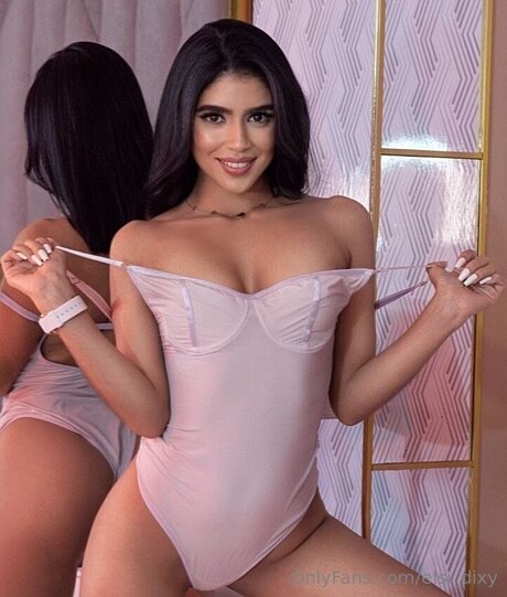 Photo nue de fuite OnlyFans de Elsi Dixy