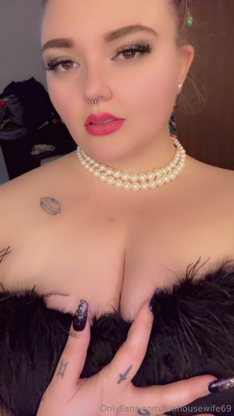 Photo nue de fuite OnlyFans de Funhousewife69