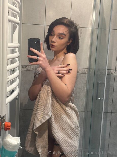 Photo nue de fuite OnlyFans de Krisyourgirlfriend