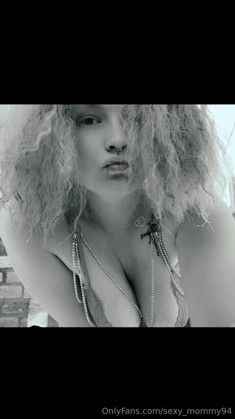 Sexy Mommy94