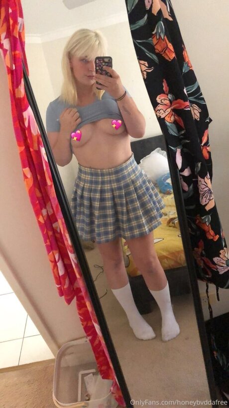 Photo nue de fuite OnlyFans de Honeybvddafree