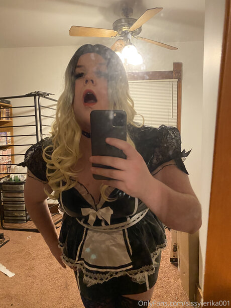 Sissy Erika001