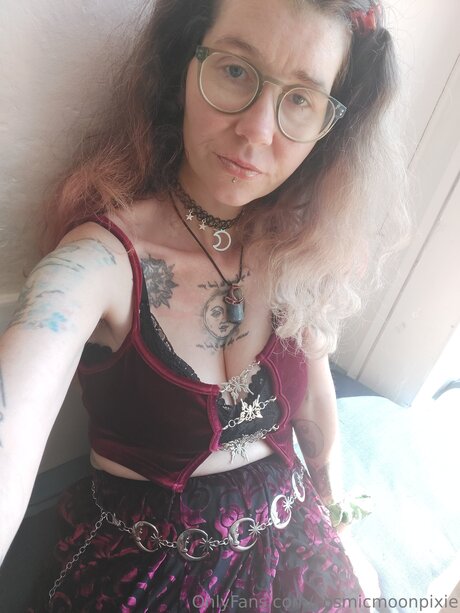 Photo nue de fuite OnlyFans de Cosmicmoonpixie