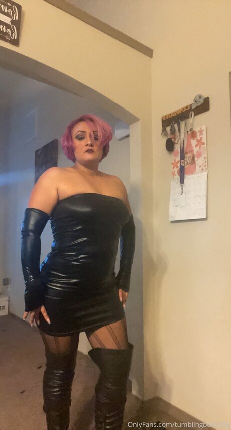 Photo nue de fuite OnlyFans de Tumblingbutterfly
