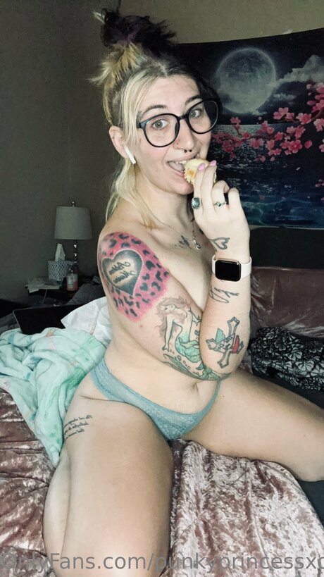 Photo nue de fuite OnlyFans de Punkyprincessxofree