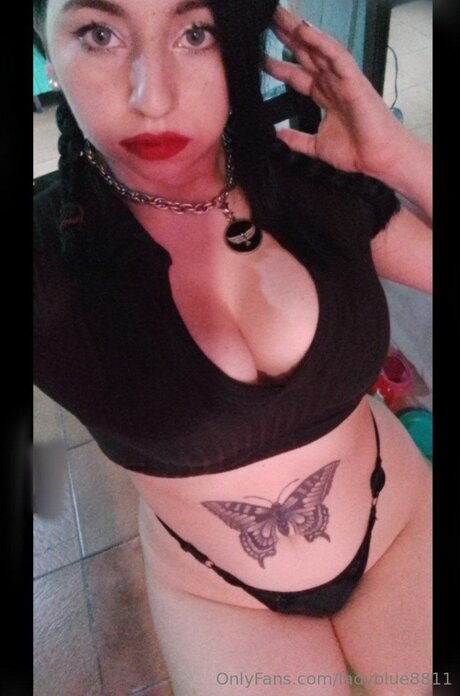 Photo nue de fuite OnlyFans de Ladyblue8811