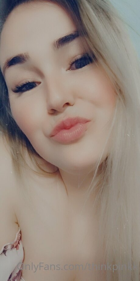 Photo nue de fuite OnlyFans de Thinkpinkk