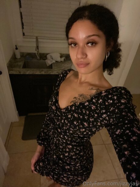 Photo nue de fuite OnlyFans de Jizzyjasi