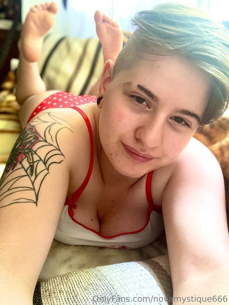 Photo nue de fuite OnlyFans de Novamystique666