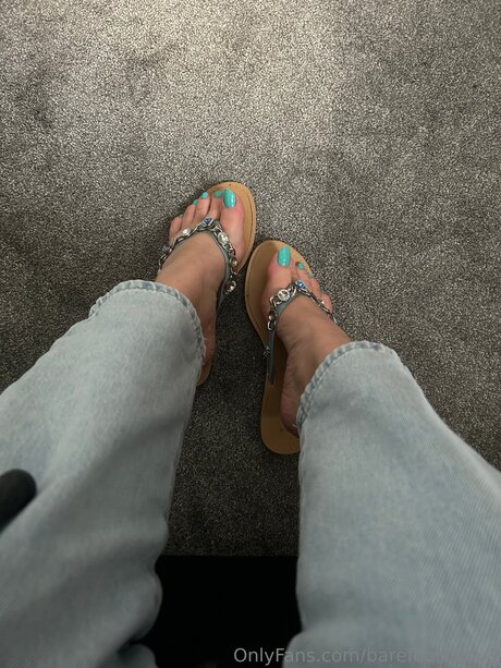 Photo nue de fuite OnlyFans de Barefootbaby1