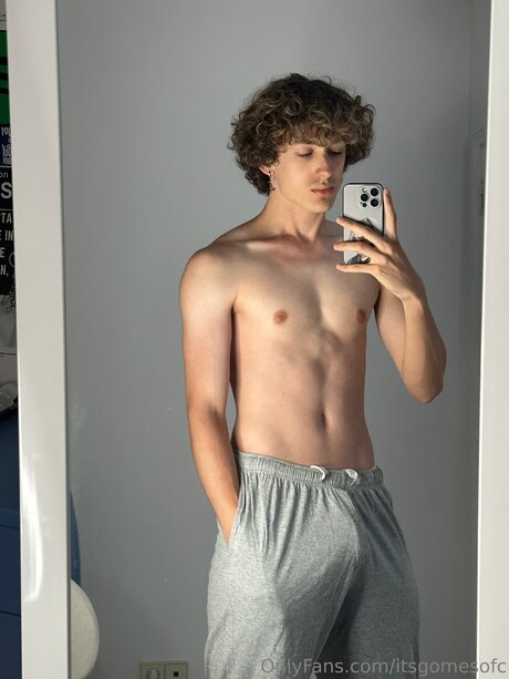 Photo nue de fuite OnlyFans de Itsgomesofc