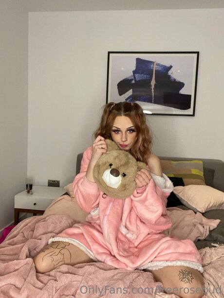Photo nue de fuite OnlyFans de Freerosebud