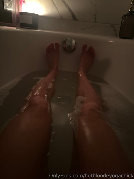 Photo nue de fuite OnlyFans de Hotblondeyogachick