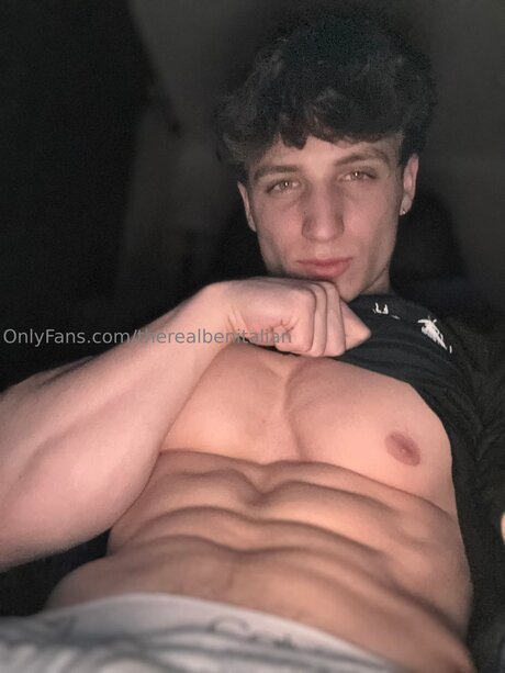Photo nue de fuite OnlyFans de Therealbenitalian