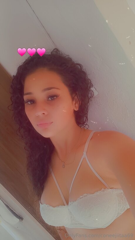 Photo nue de fuite OnlyFans de Coneejiitaa69