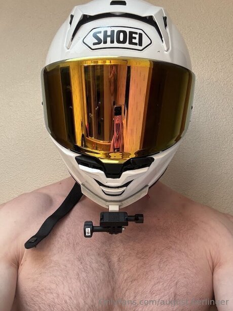 Photo nue de fuite OnlyFans de August Berlinger