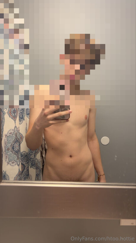 Photo nue de fuite OnlyFans de Htoo Hottie
