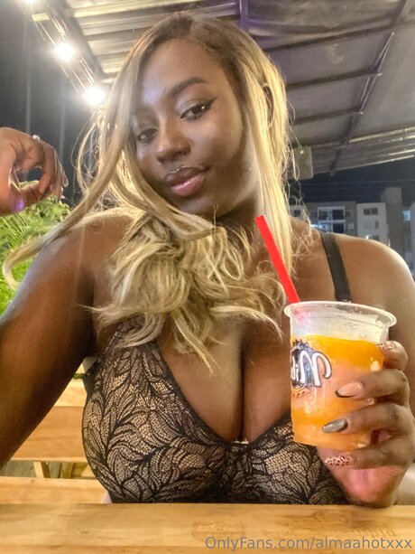 Photo nue de fuite OnlyFans de Almaahotxxx