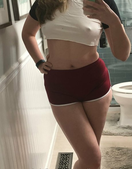 Photo nue de fuite OnlyFans de Emilysequoiafree