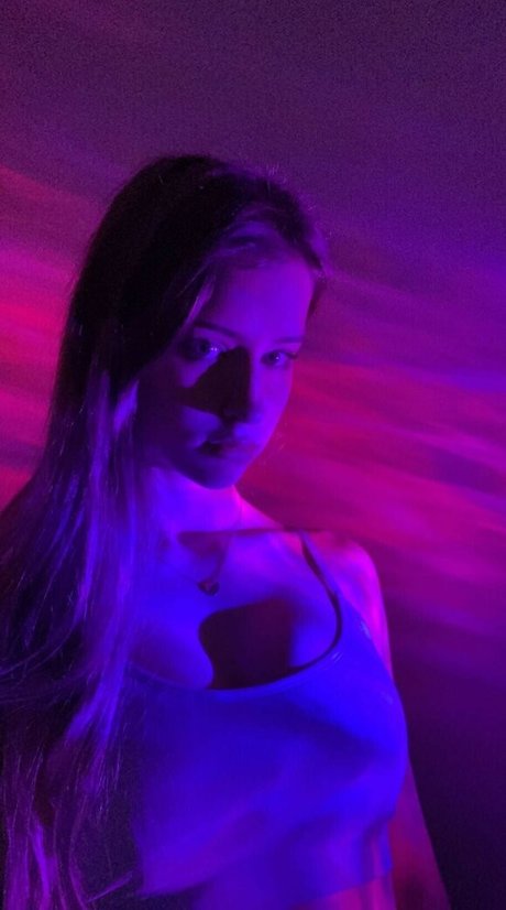 Photo nue de fuite OnlyFans de Mira Szalma