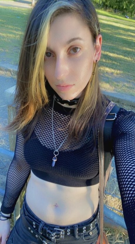 Photo nue de fuite OnlyFans de Devi Dionne