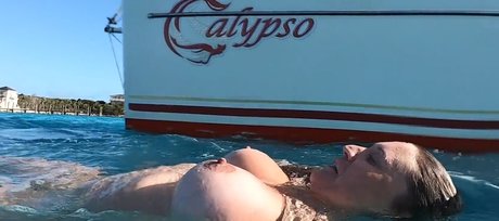 Lazy Gecko Sailing