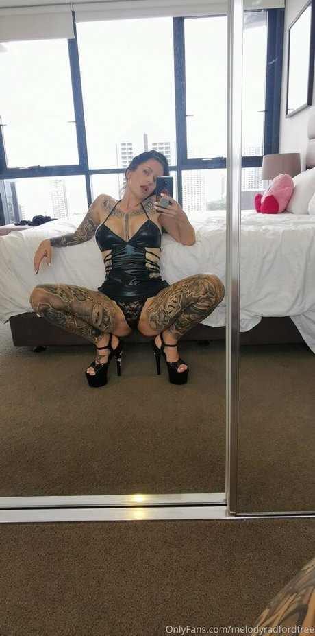 Photo nue de fuite OnlyFans de Melodyradfordfree
